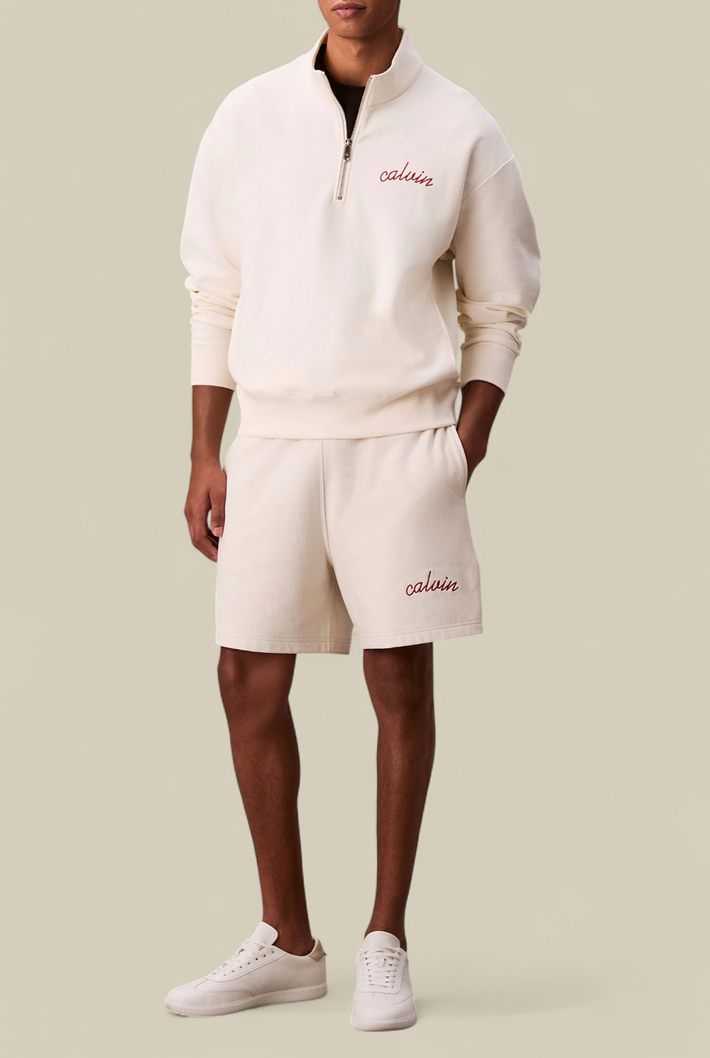 תמונת כל הלוק של מכנסיים קצרים